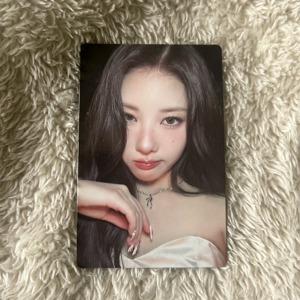 Purple Kiss Chaein, Yuki, Swan Album Pcs